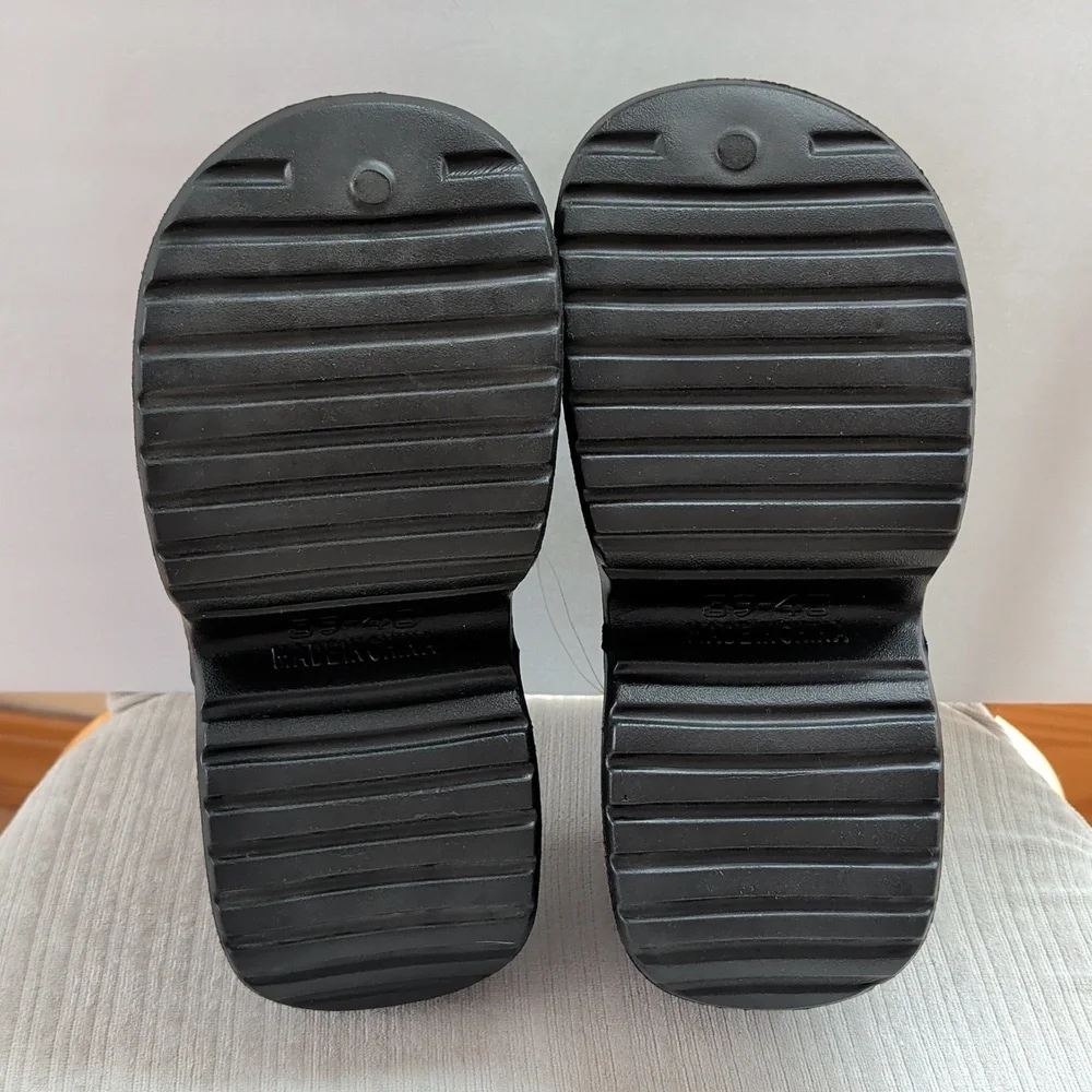 NWOT Conno 6 Sport Ultra-High Platform Clogs Chunky Mules 39/40 Black FLAWS